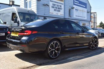 BMW 5 SERIES 3.0 530d MHT M Sport Saloon 4dr Diesel Hybrid Steptronic xDrive 