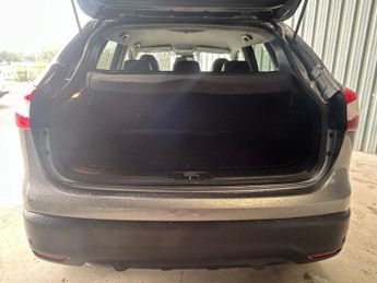 NISSAN QASHQAI 1.6 dCi Tekna SUV 5dr Diesel XTRON 2WD Euro 6 (s/s) (130 ps)