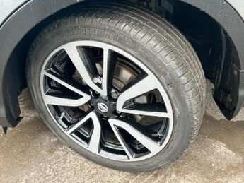 NISSAN QASHQAI 1.6 dCi Tekna SUV 5dr Diesel XTRON 2WD Euro 6 (s/s) (130 ps)