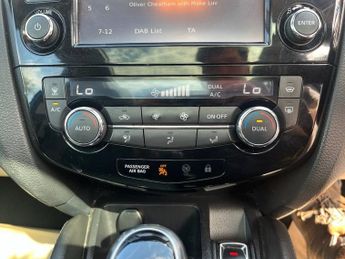 NISSAN QASHQAI 1.6 dCi Tekna SUV 5dr Diesel XTRON Euro 6 (s/s) (130 ps)
