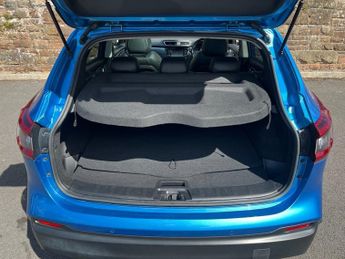 NISSAN QASHQAI 1.6 dCi Tekna SUV 5dr Diesel XTRON Euro 6 (s/s) (130 ps)