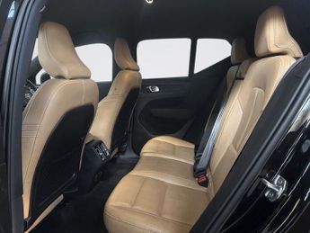 VOLVO XC40 1.5 T3 Inscription Pro SUV 5dr Petrol Auto Euro 6 (s/s) (163 ps)