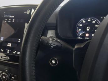 VOLVO XC40 1.5 T3 Inscription Pro SUV 5dr Petrol Auto Euro 6 (s/s) (163 ps)