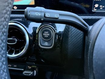 MERCEDES-BENZ A CLASS 1.3 A180 SE Hatchback 5dr Petrol 7G-DCT Euro 6 (s/s) (136 ps)