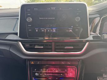 VOLKSWAGEN T-ROC 1.5 TSI R-Line SUV 5dr Petrol DSG Euro 6 (s/s) (150 ps)