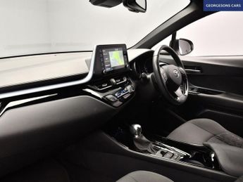 TOYOTA C-HR 2.0 VVT-h GPF Design SUV 5dr Petrol Hybrid CVT Euro 6 (s/s) (184