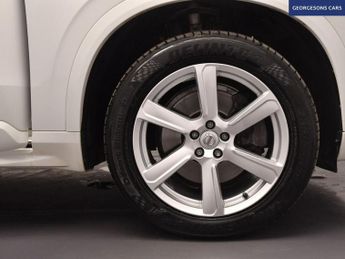 VOLVO XC90 2.0 B5 MHEV Momentum SUV 5dr Diesel Hybrid Auto 4WD Euro 6 (s/s)