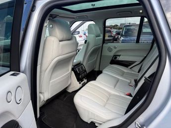 LAND ROVER RANGE ROVER 3.0 TD V6 Vogue SUV 5dr Diesel Auto 4WD Euro 6 (s/s) (258 ps) 1 