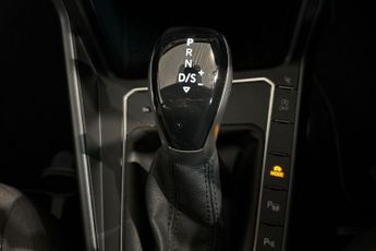 VOLKSWAGEN TAIGO 1.5 TSI R-Line SUV 5dr Petrol DSG Euro 6 (s/s) (150 ps) Light An