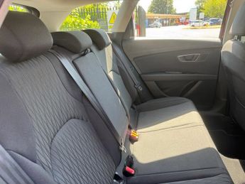 SEAT LEON 1.6 TDI CR SE Sport Tourer 5dr Diesel DSG Euro 5 (s/s) (105 ps)