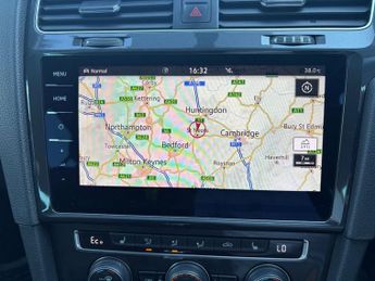 VOLKSWAGEN E-GOLF 35.8kWh e-Golf Hatchback 5dr Electric Auto (136 ps)
