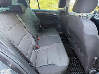 VOLKSWAGEN E-GOLF 35.8kWh e-Golf Hatchback 5dr Electric Auto (136 ps)