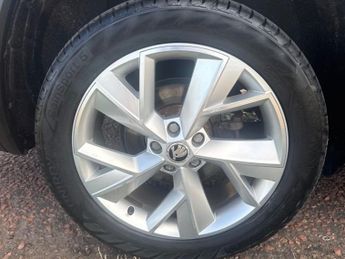 SKODA KODIAQ 2.0 TDI Edition SUV 5dr Diesel DSG 4WD Euro 6 (s/s) (7 Seat) (15