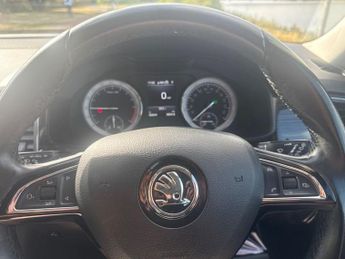 SKODA KODIAQ 2.0 TDI Edition SUV 5dr Diesel DSG 4WD Euro 6 (s/s) (7 Seat) (15