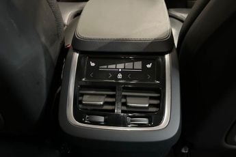 VOLVO XC90 2.0 B5 MHEV Core SUV 5dr Petrol Hybrid Auto 4WD Euro 6 (s/s) (25