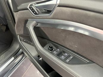 AUDI E-TRON 55 S line Sportback 5dr Electric Auto quattro 95kWh (408 ps)