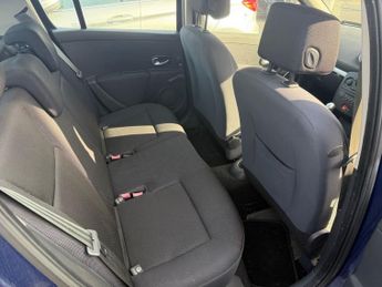 RENAULT CLIO 1.4 16v Dynamique Hatchback 5dr Petrol Manual (158 g/km, 98 bhp)