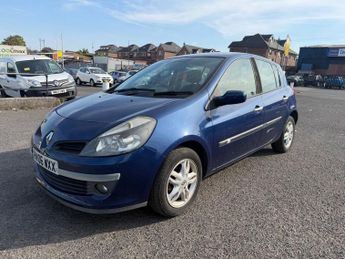 RENAULT CLIO 1.4 16v Dynamique Hatchback 5dr Petrol Manual (158 g/km, 98 bhp)