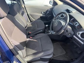 RENAULT CLIO 1.4 16v Dynamique Hatchback 5dr Petrol Manual (158 g/km, 98 bhp)
