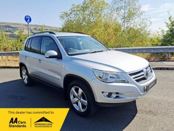Volkswagen Tiguan 2.0 TDI Escape SUV 5dr Diesel Manual 4WD Euro 4 (140 ps)