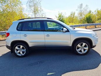 VOLKSWAGEN TIGUAN 2.0 TDI Escape SUV 5dr Diesel Manual 4WD Euro 4 (140 ps)