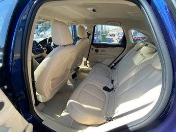 BMW 2 SERIES ACTIVE TOURER 2.0 220i Luxury MPV 5dr Petrol Auto Euro 6 (s/s) (192 ps)