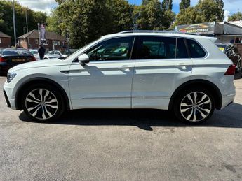 VOLKSWAGEN TIGUAN 2.0 TDI R-Line Tech SUV 5dr Diesel DSG 4Motion Euro 6 (s/s) (150
