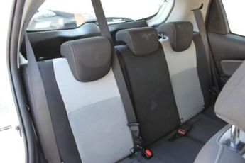TOYOTA YARIS 1.5 VVT-i Icon Hatchback 5dr Petrol CVT Euro 6 (111 ps)