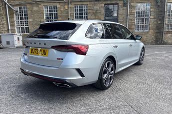SKODA OCTAVIA 2.0 TSI vRS Estate 5dr Petrol DSG Euro 6 (s/s) (245 ps) Front / 