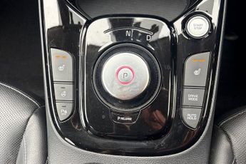 KIA SOUL 64kWh Maxx SUV 5dr Electric Auto (201 bhp) Reverse Camera, Rear 