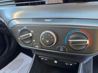 HYUNDAI BAYON 1.0 T-GDi MHEV SE Connect SUV 5dr Petrol Hybrid DCT Euro 6 (s/s)