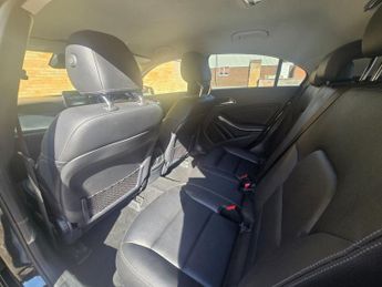 MERCEDES-BENZ A CLASS 2.1 A200d Sport (Premium) Hatchback 5dr Diesel 7G-DCT Euro 6 (s/