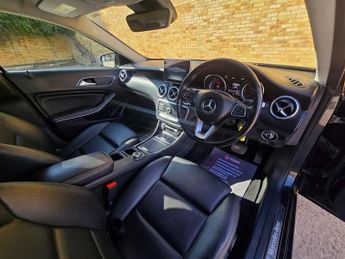 MERCEDES-BENZ A CLASS 2.1 A200d Sport (Premium) Hatchback 5dr Diesel 7G-DCT Euro 6 (s/