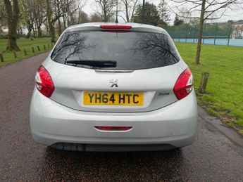 PEUGEOT 208 1.2 VTi PureTech Style Hatchback 5dr Petrol Manual Euro 5 (82 ps