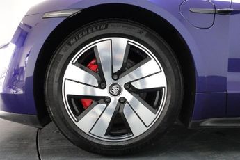 PORSCHE TAYCAN Performance Plus 93.4kWh 4S Saloon 4dr Electric Auto 4WD (571 ps