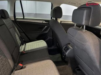 VOLKSWAGEN TIGUAN 1.5 TSI Life SUV 5dr Petrol DSG Euro 6 (s/s) (150 ps) Front / Re