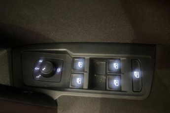 VOLKSWAGEN TIGUAN 1.5 TSI Life SUV 5dr Petrol DSG Euro 6 (s/s) (150 ps) Front / Re