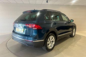 VOLKSWAGEN TIGUAN 1.5 TSI Life SUV 5dr Petrol DSG Euro 6 (s/s) (150 ps) Front / Re