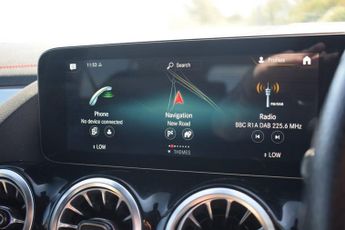 MERCEDES-BENZ EQA EQA 250 66.5kWh AMG Line SUV 5dr Electric Auto (190 ps)