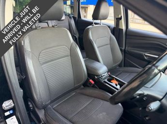 FORD KUGA 1.5 TDCi Titanium SUV 5dr Diesel Powershift Euro 6 (s/s) (120 ps