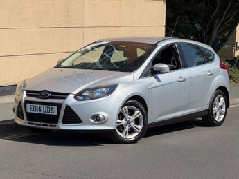 FORD FOCUS 1.6 TDCi ECOnetic Zetec Hatchback 5dr Diesel Manual Euro 5 (s/s)