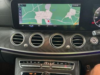 MERCEDES-BENZ E CLASS 2.0 E300de 13.5kWh AMG Line (Premium) Saloon 4dr Diesel Plug-in 