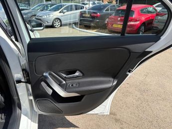 MERCEDES-BENZ A CLASS 1.5 A180d Sport Hatchback 5dr Diesel 7G-DCT Euro 6 (s/s) (116 ps