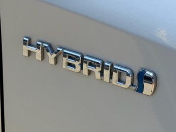TOYOTA AURIS 1.8 VVT-h Design Hatchback 5dr Petrol Hybrid CVT Euro 6 (s/s) (1