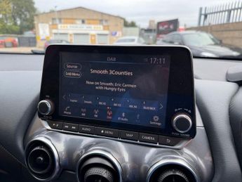 NISSAN JUKE 1.0 DIG-T N-Connecta SUV 5dr Petrol DCT Auto Euro 6 (s/s) (114 p