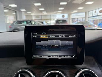 MERCEDES-BENZ GLA 1.6 GLA200 SE (Executive) SUV 5dr Petrol 7G-DCT Euro 6 (s/s) (15
