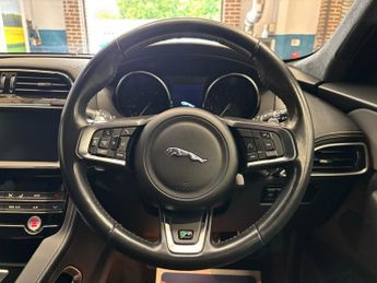 JAGUAR F-PACE 2.0 D180 R-Sport SUV 5 Door Diesel Automatic Black AWD Euro 6 1 