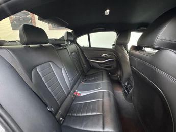 BMW 3 SERIES 2.0 320i M Sport Saloon 4dr Petrol Auto Euro 6 (s/s) (184 ps)