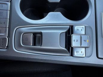 HYUNDAI KONA 39kWh Premium SUV 5dr Electric Auto (10.5kW Charger) (136 ps)