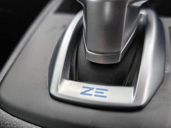 RENAULT ZOE R135 EV50 52kWh Iconic Hatchback 5dr Electric Auto (Rapid Charge
